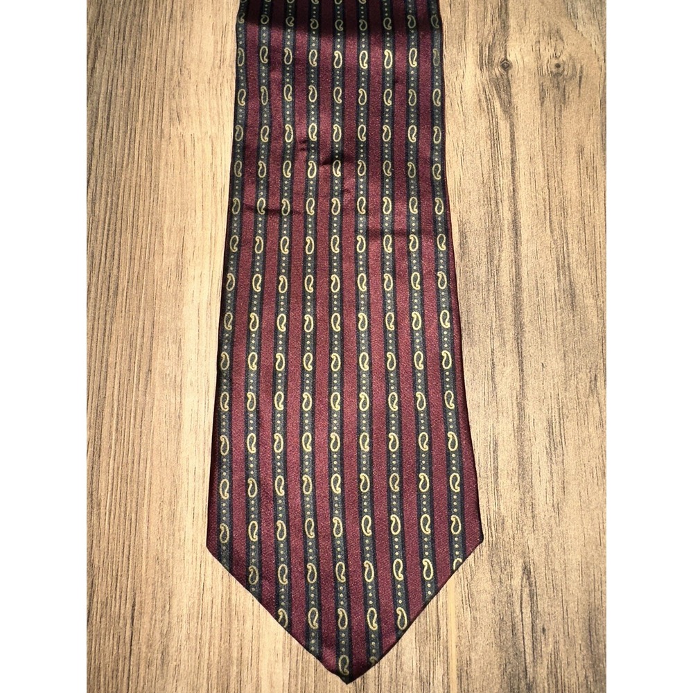 Claiborne Men's Neck Tie Burgundy 100%‎ Italian Silk